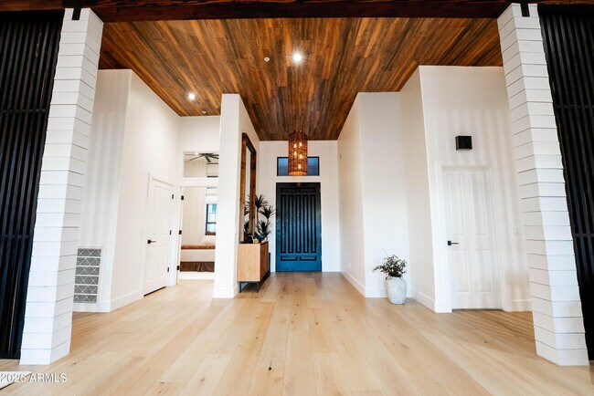 Building Photo - 11529 E Desert Holly Dr