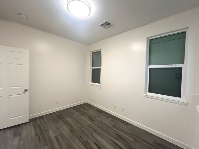 Building Photo - Single-story 1326 sq ft, townhome built in 2019 w/3 bed, 2 bath & spacious attached 2-car garage ...