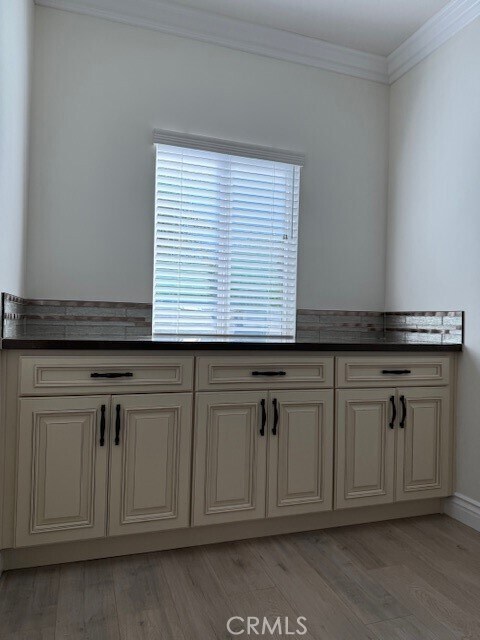 Building Photo - 17647 Hamlin St