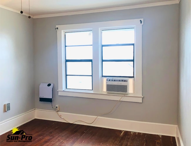 Building Photo - 808 S Grandview Ave