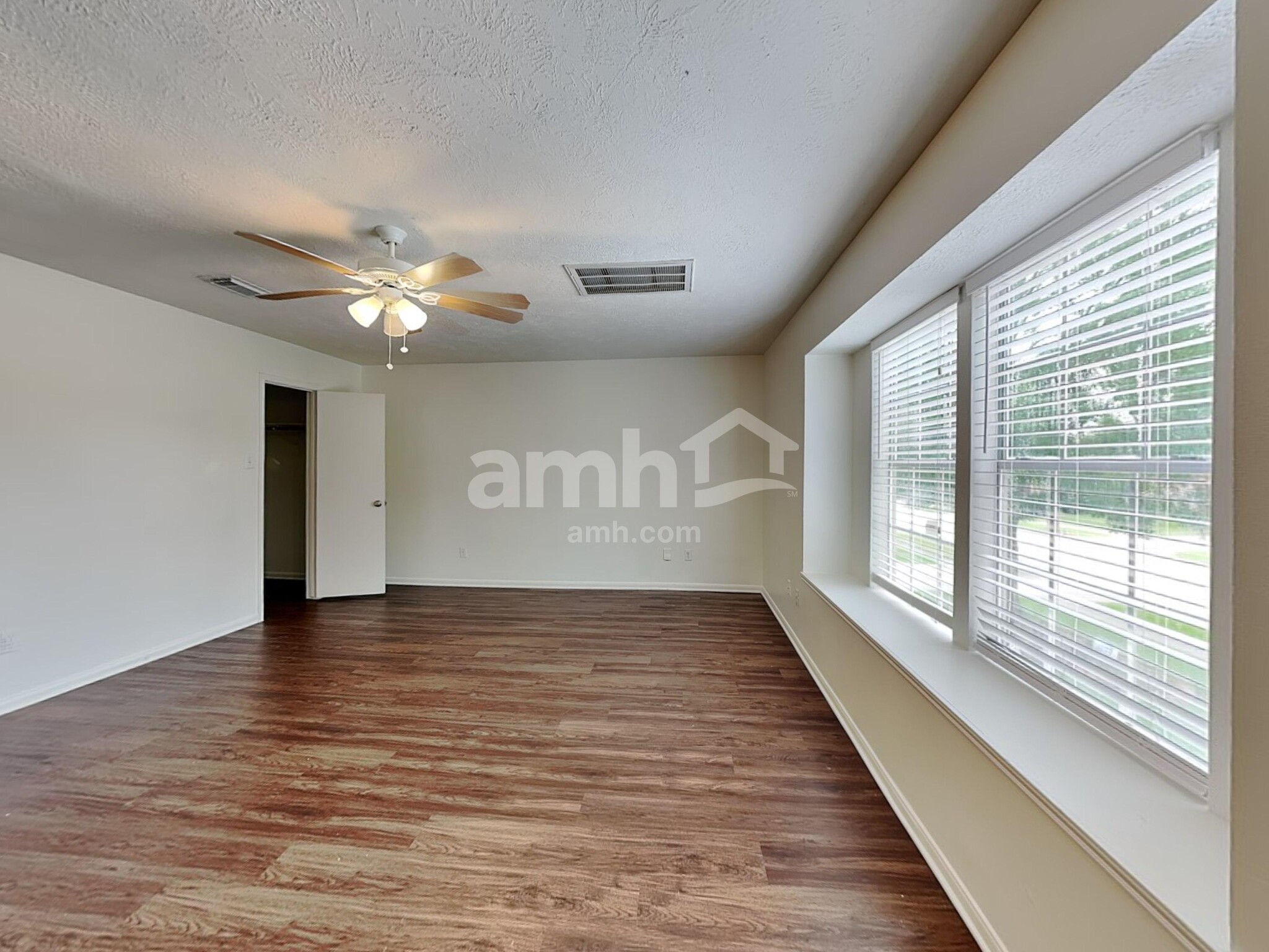 Building Photo - 9220 Mahan Dr