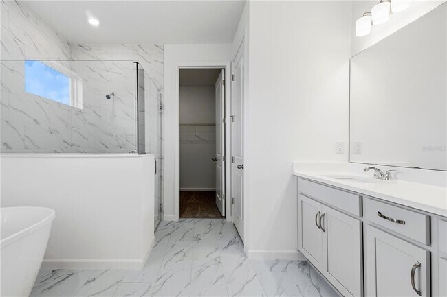Building Photo - 17049 Haggerty Hollow Dr