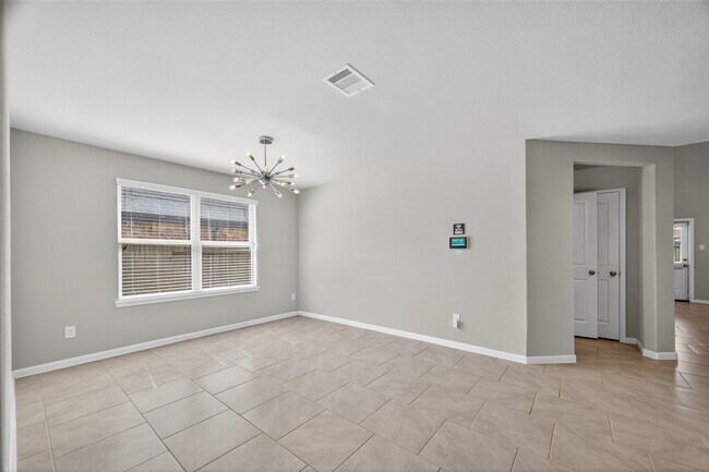 Building Photo - 718 Harvest Bluff Dr