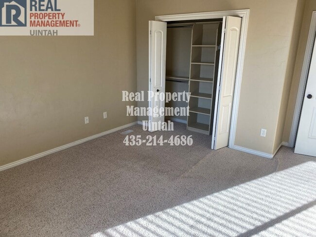 Building Photo - Legacy Meadows Twin Home