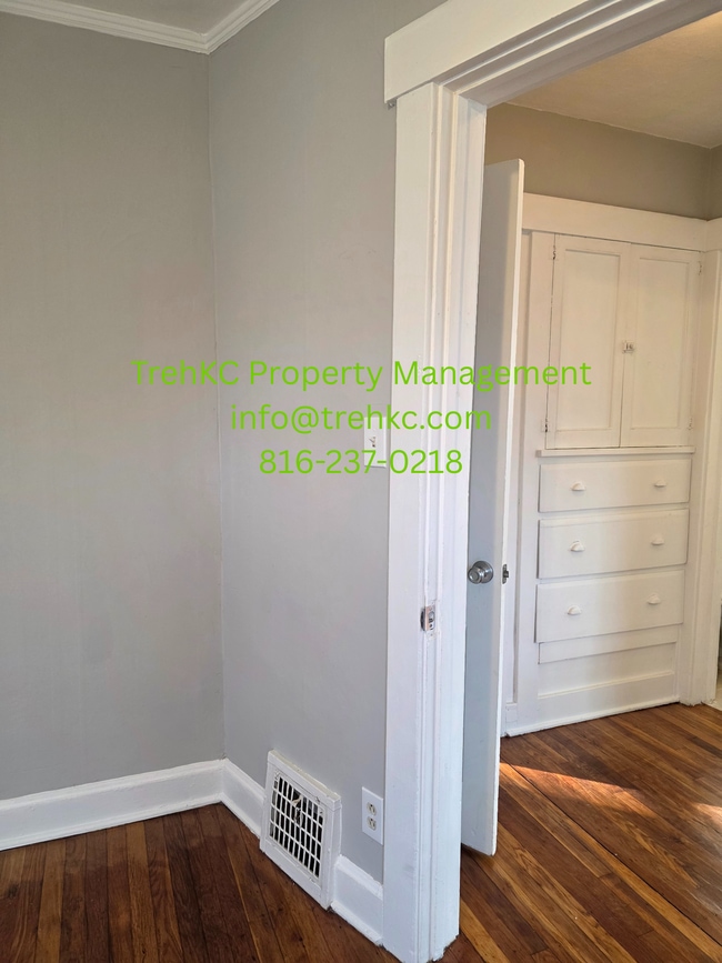 Building Photo - 5112 Olive St