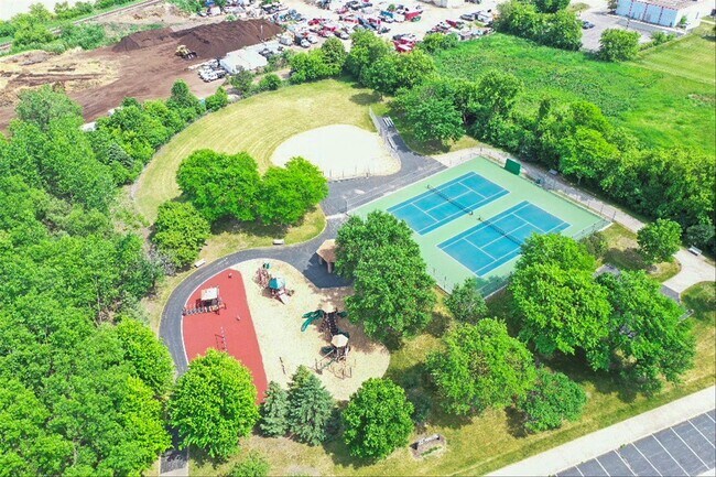 Building Photo - 2227 Avalon Ct S