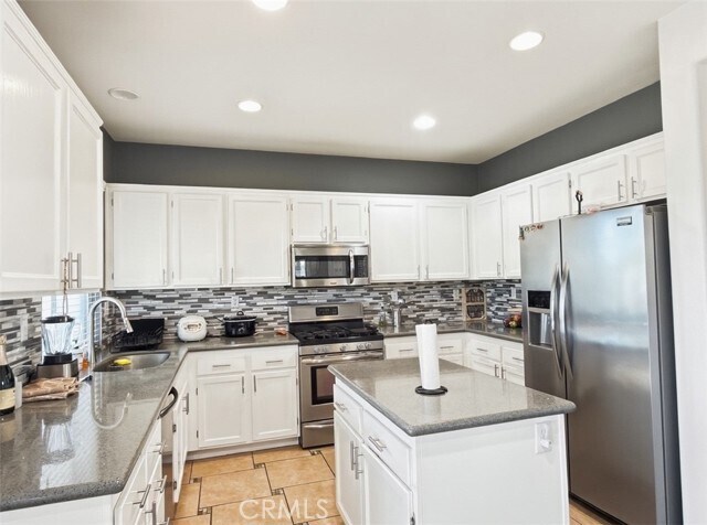 Building Photo - 697 Calumet Ave