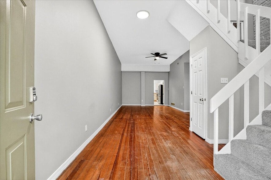 Building Photo - 2352 S 10th St