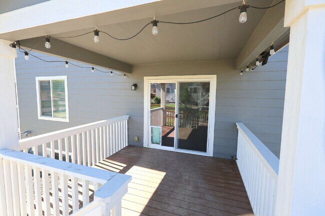 Building Photo - Solar Powered!! - Two-Story Saint Aubyn Ho...