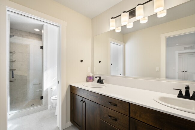 Building Photo - 5359 S Redeken Pl