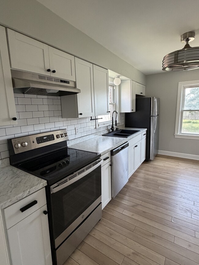 Building Photo - 4639 Southcrest Dr