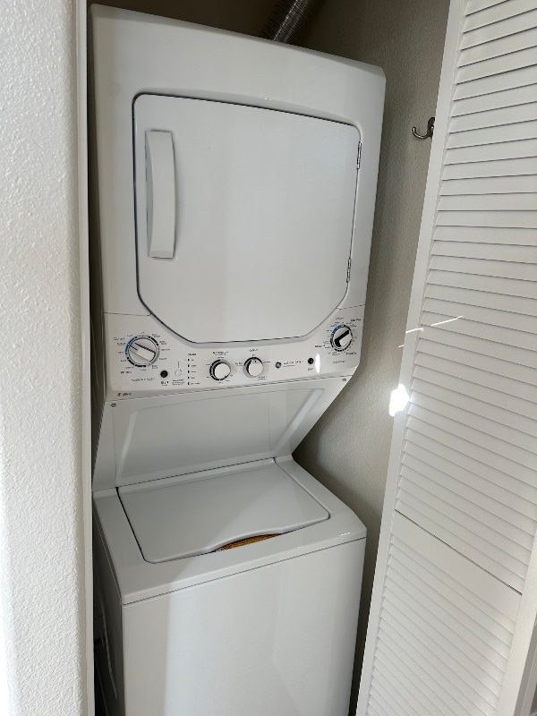 Building Photo - 6120 Paseo Valiente