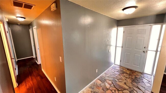 Building Photo - 1073 Leeward Dr