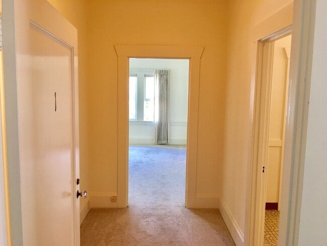 Building Photo - 733 Haddon Pl