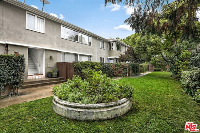 Building Photo - 2427 S Centinela Ave
