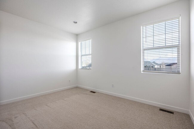 Building Photo - 2526 N 3670 W