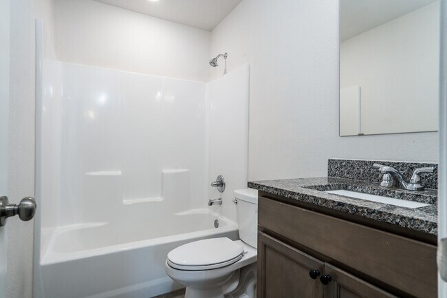 Building Photo - 911 Acorn Trail Pl