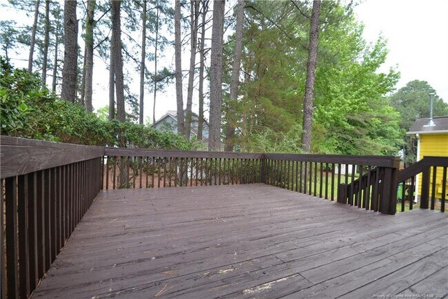 Building Photo - 712 Penncross Dr