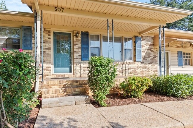 Building Photo - 507 Clift Dr