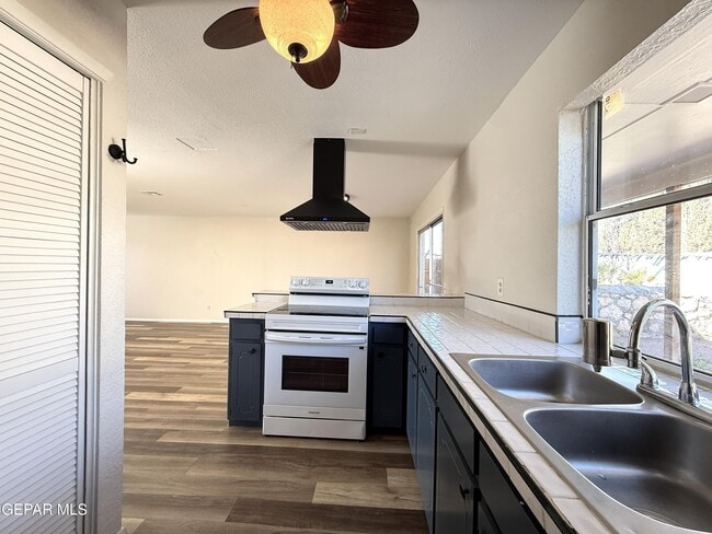 Building Photo - 10407 Ashwood Dr