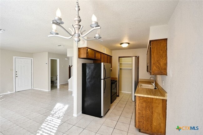 Building Photo - 1024 Mission Dr