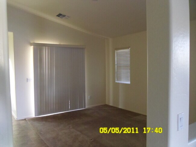 Building Photo - Rare to find Single level 3 bed in Camel back ranch