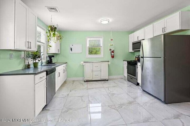 Building Photo - 109 S Main St