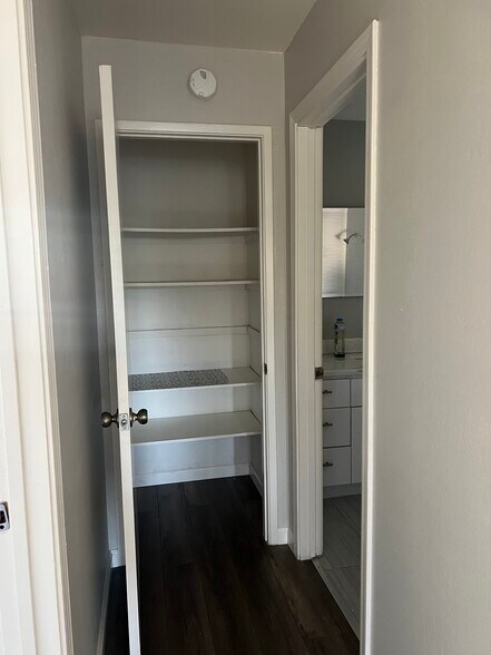 upstairs hallway closet - 1520 Parkwood Pl