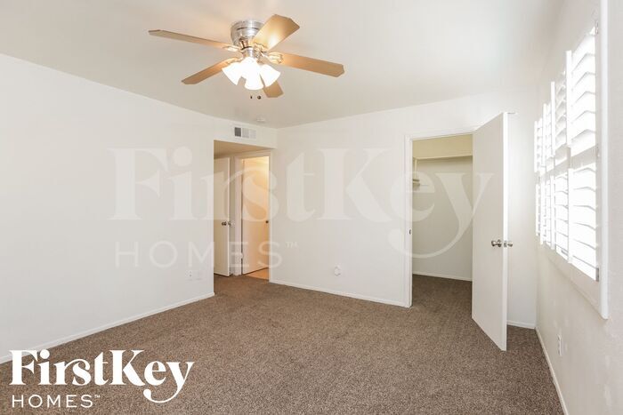 Building Photo - 4519 W San Miguel Ave