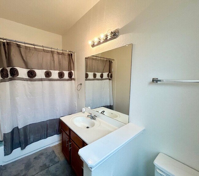 Building Photo - 5 BED/3 BATH GORGEOUS HOUSE FOR LEASE! AVA...