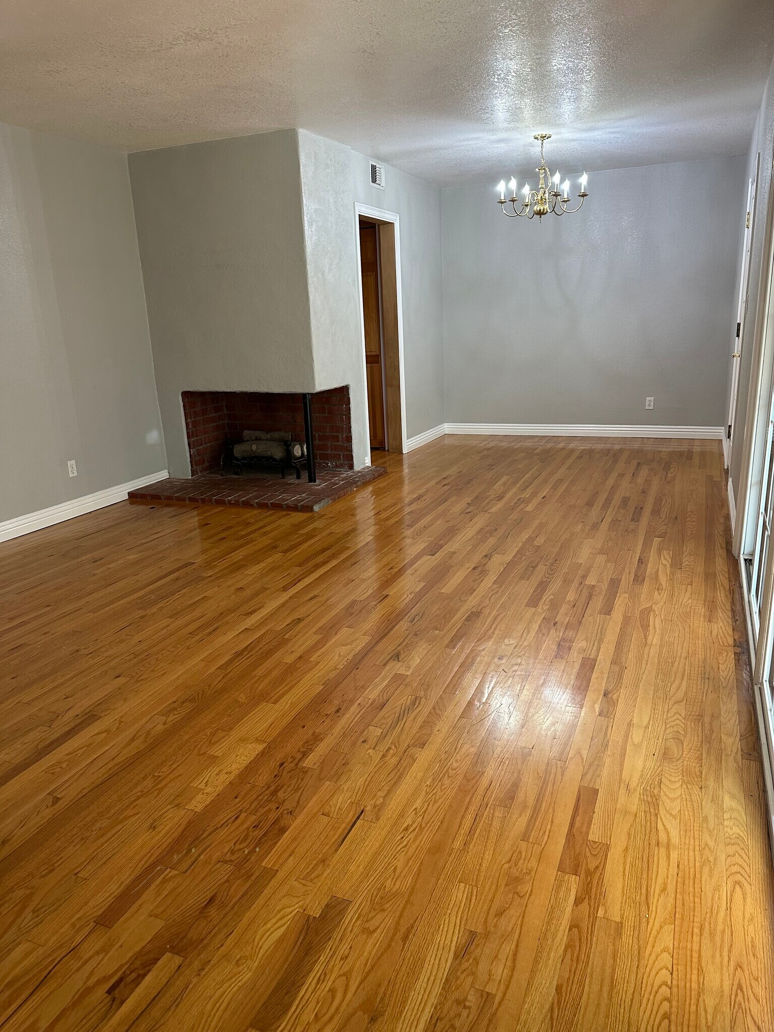 Living room - 8440 Darby Ave