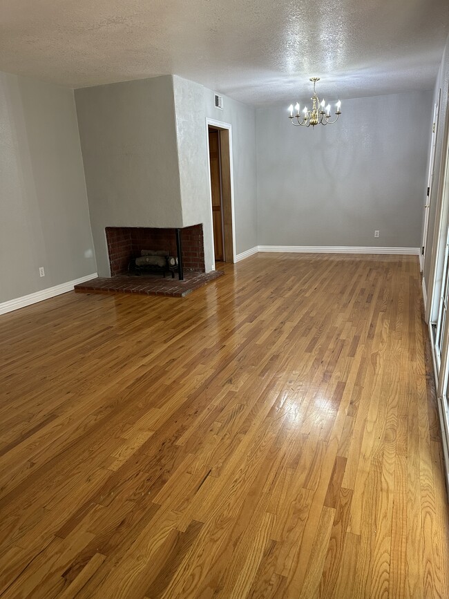 Living room - 8440 Darby Ave