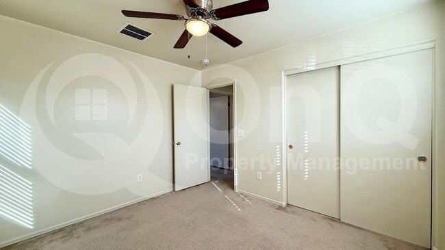 Building Photo - 4170 E Sheffield Ave