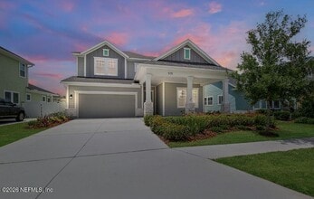 Building Photo - 575 Park Lake Dr