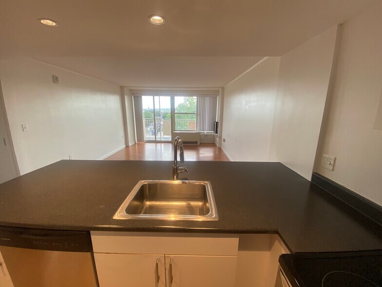 Building Photo - 294 Harvard St