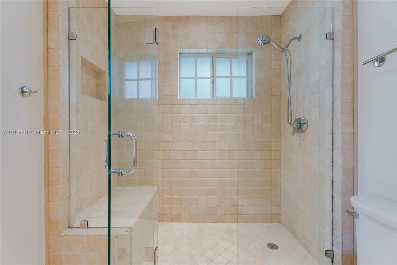 Building Photo - 7601 NE 9th Ave