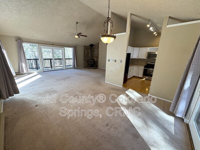 Building Photo - 931 Kings Crown Rd
