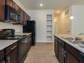 Building Photo - 6752 Titian Ave