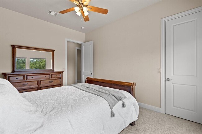 Building Photo - 17109 Northlake Hills Dr