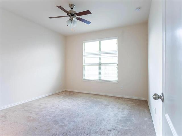 Building Photo - 2601 Sun Creek Dr