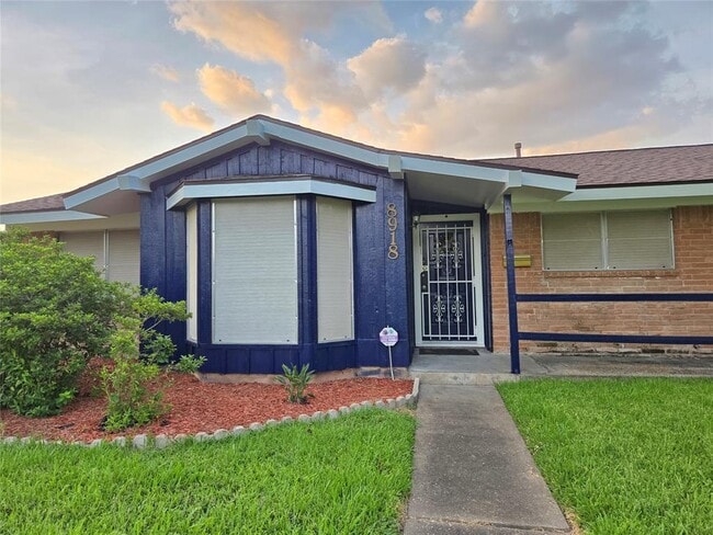 Building Photo - 8918 Mobud Dr