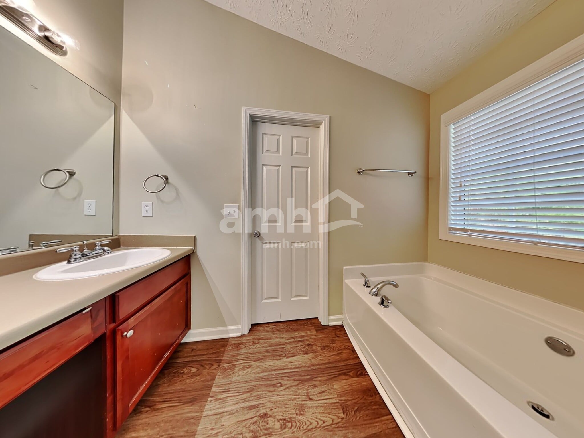 Building Photo - 2166 Blueberry Ln
