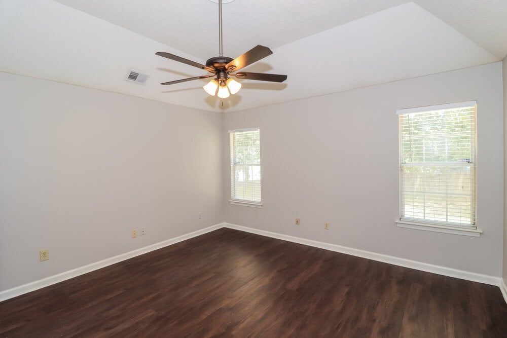 Building Photo - 5686 Richburg Ave