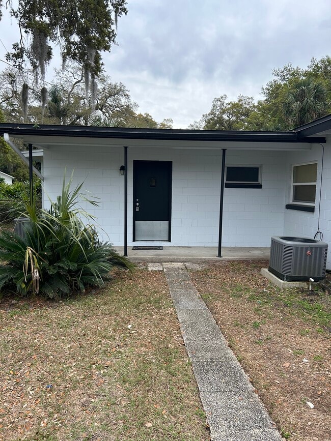Primary Photo - 117 E Coleman Cir