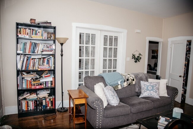 Building Photo - 154 E High St