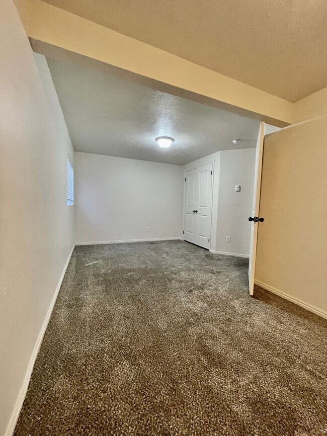 Building Photo - 1554 Monroe Blvd