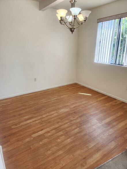 Building Photo - 9459 Fairgrove Ln