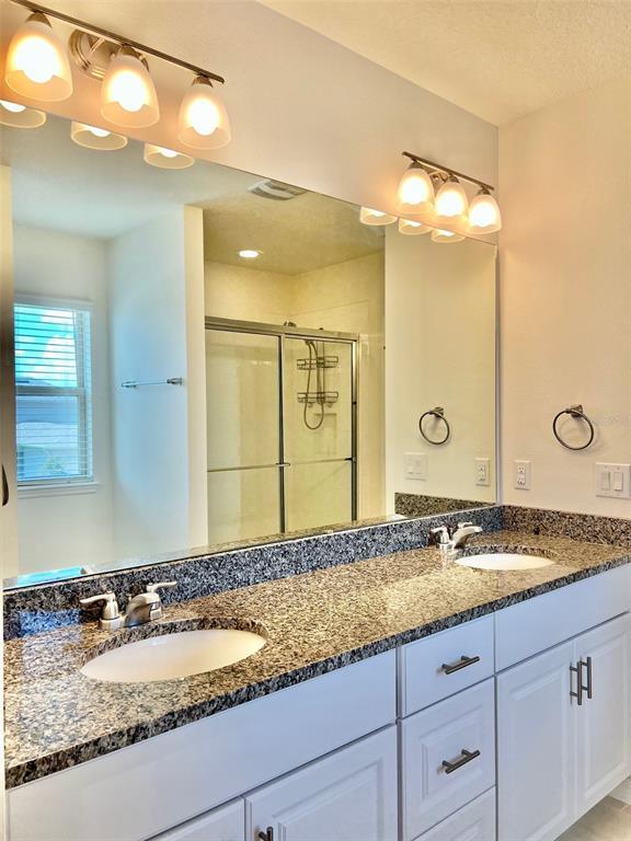 Building Photo - 9330 McLaren Alley