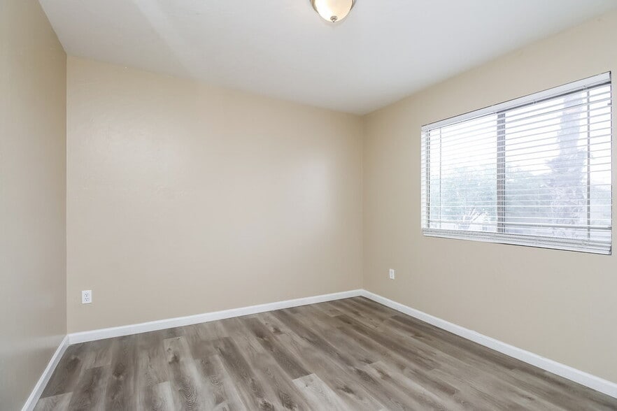 Building Photo - 2024 E Appaloosa Rd