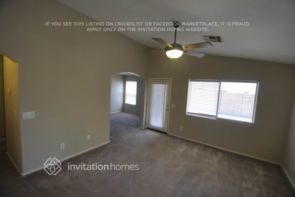 Building Photo - 12809 W Roanoke Ave